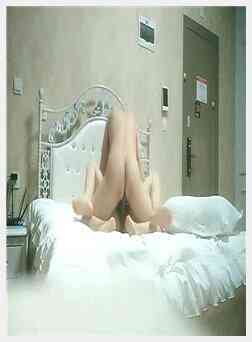 极品少妇，肤白穴粉，对着鲍鱼一通狂舔，风情万种女人味十足，劲爆刺激高潮迭起